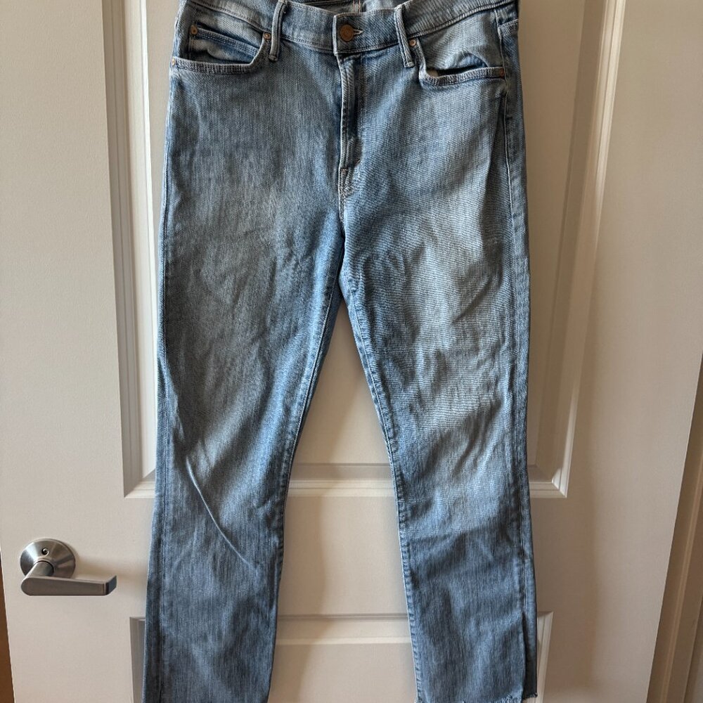 MOTHER The Rascal Ankle Snippet Mid Rise Crop Jeans in Tinge Light Wash - Picture 10 of 10
